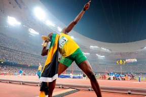 开云体育在线登入-决战时刻：比赛进入白热化，胜负难辨，决胜局比赛在进行到几分时双方交换场地