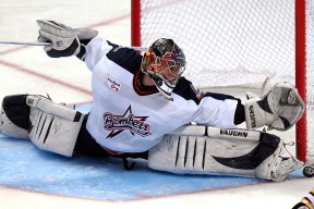 开云竞猜官网-国足后卫线默契增强，防守更具韧性，国足边后卫